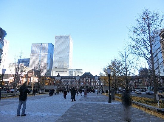 東京駅丸の内広場