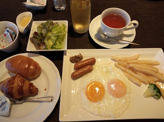朝食フライドエッグ 都ホテル京都八条
