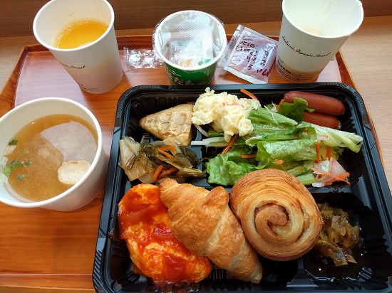 スーパーホテル弘前 ブログ 朝食や部屋の内容