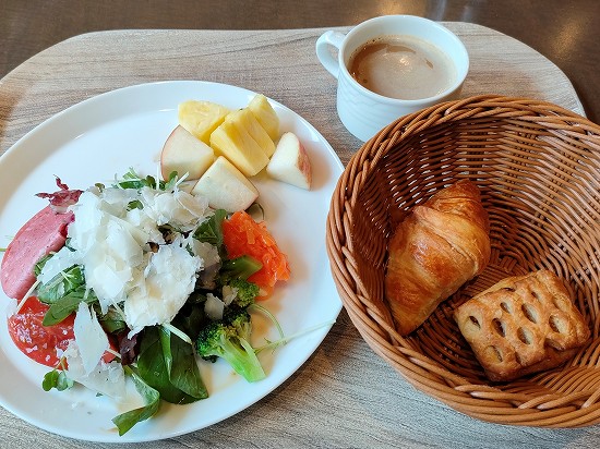 bread_salad_harvest_kyukaru_breakfast
