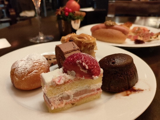 tokyo_grand_hyatt_afternoontea_cakes
