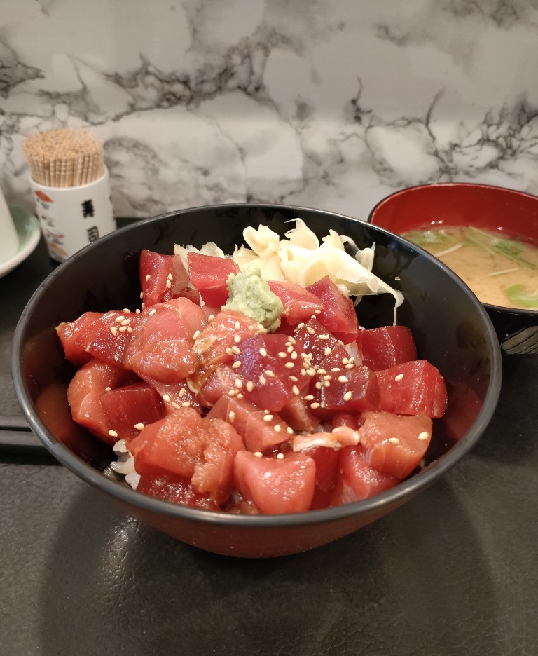 sushitomi_tsukiji_lunch_magurodon