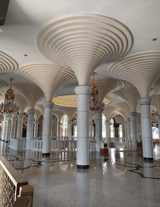 foyer_new_mosque_brunei