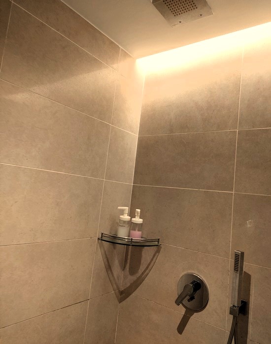 showerroom_brunei_airport_lounge