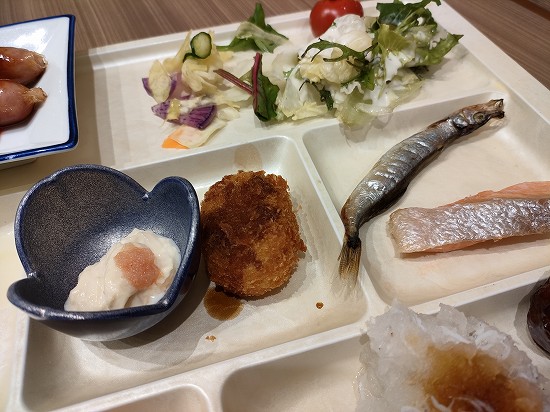salad_fish_breakfast_ikahoonsen_hoteltenbo