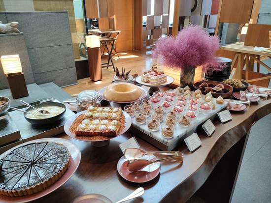 dessert_buffet_andaz_lunch_buffet