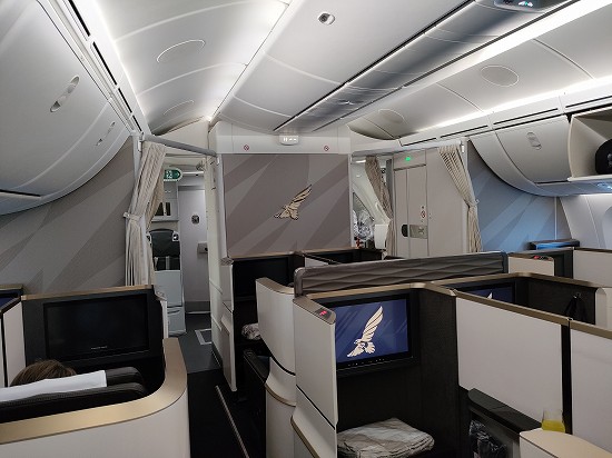 falcon_gold_gulfair