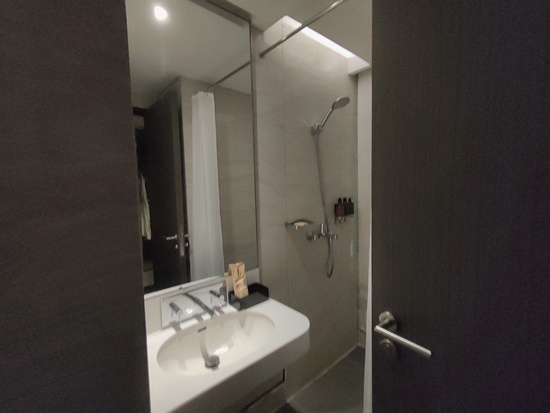 showerroom_belmonthotelmanila