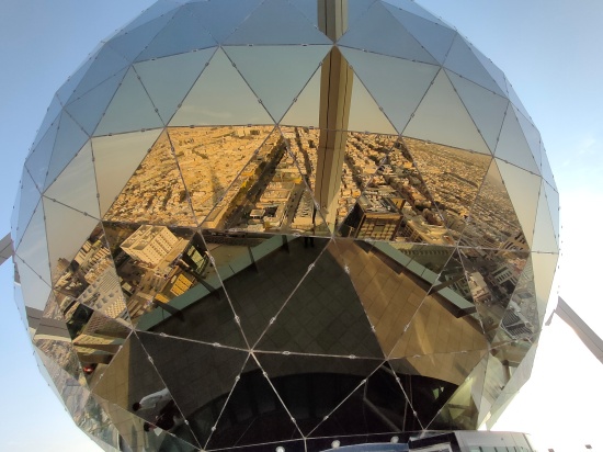 al_faisaliah_tower_the_globe