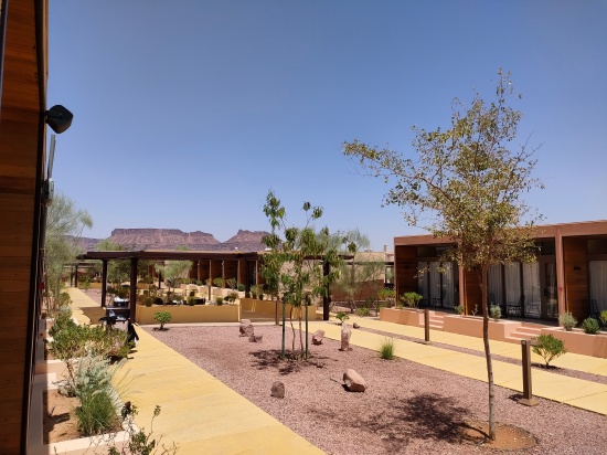 cloud7_courtyard