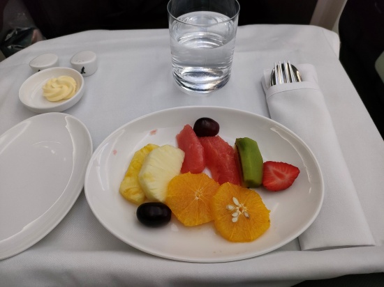 gulfair_business_breakfast_fruits
