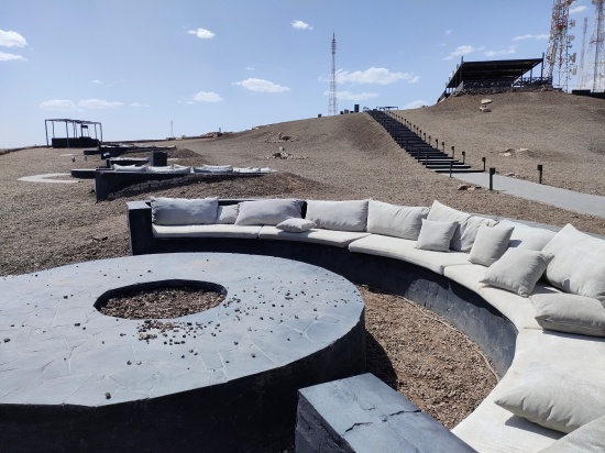 harrat_viewpoint_sofa_seats