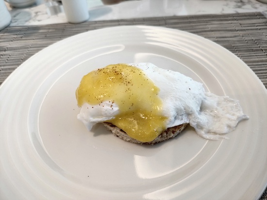 nova_m_hotel_eggbenedict