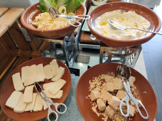 centro_waha_by_rotana_breakfast_cheese