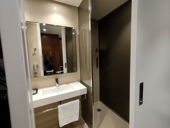 centro_waha_by_rotana_showerroom