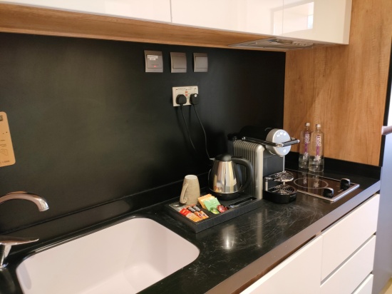cloud7_residence_alula_kitchen