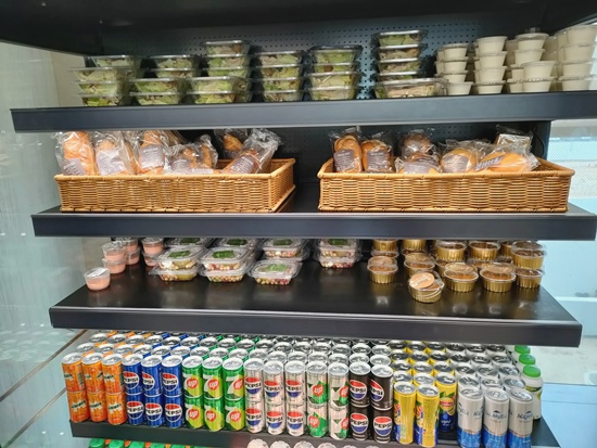 coldfood_drink_hayyaku_lounge_king_khalid_international_airport