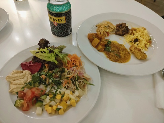 food_bahrain__internationalairport_gulfairbusiness_lounge