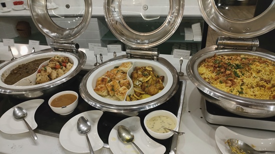 hotfood_bahrain__internationalairport_gulfairbusiness_lounge
