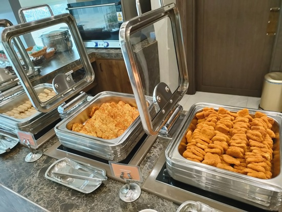 hotfood_hayyaku_lounge_king_khalid_international_airport