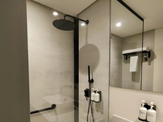 nova_m_hotel_riyadh_showerroom