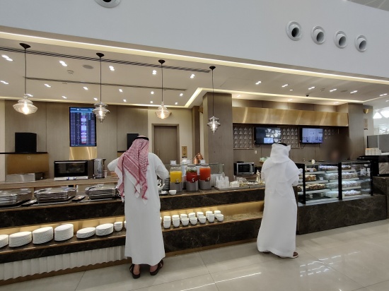 buffet_hayyaku_lounge_king_khalid_international_airportT3