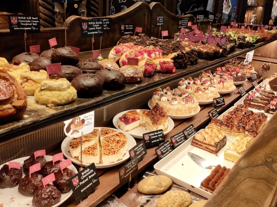amam_longbakery_town_shanghai_cakes
