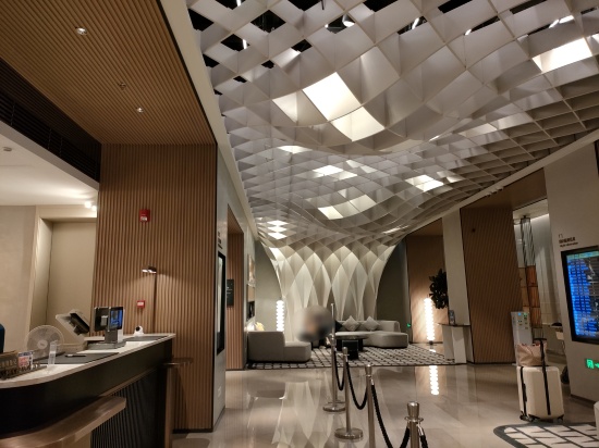 holiday_inn_shanghai_pudong_airport_hotel_lobby