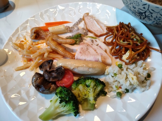 holidayinn_bund_breakfast_food