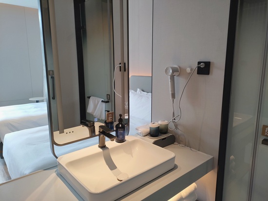 holiddayinn_bund_washbasin