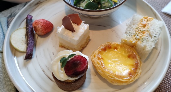 portman_ritz_shanghai_clublounge_lunch_dessert
