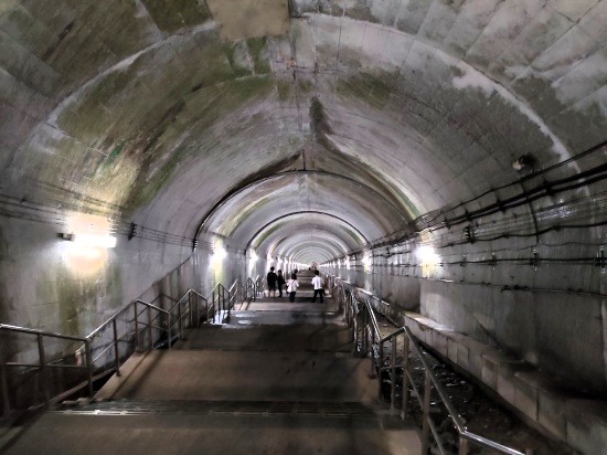 doai_station_steps_kudari