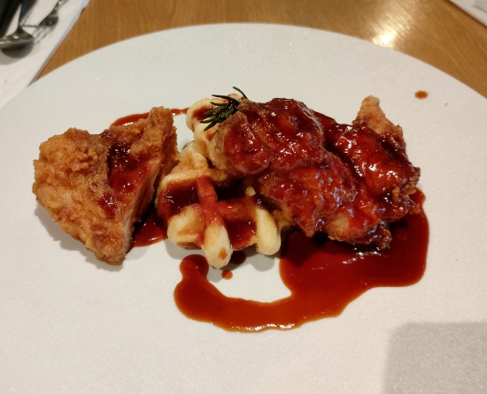 cedar-chophouse_waffle_chicken