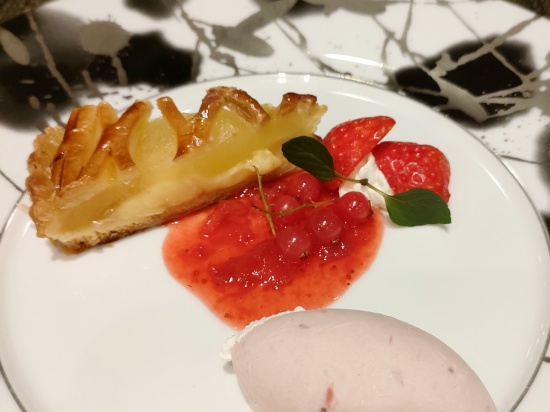 lavista_kawaguchi_dinner_applepie