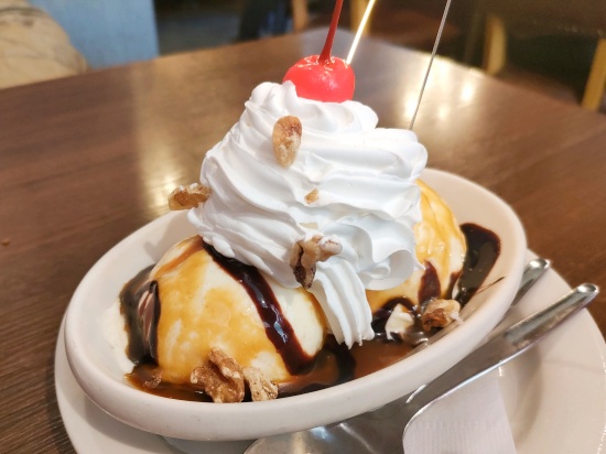 tgi_birthday_dessert