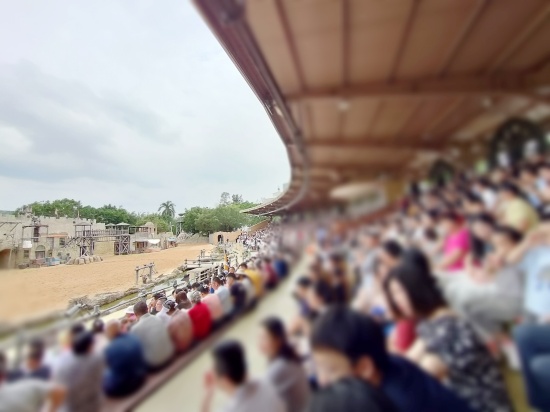 legends_of_desert_audience_sc