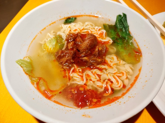 regal_airport_hotel_breakfast_noodle