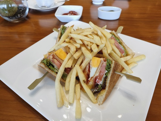 nikko_daiba_lobbycafe_sandwich