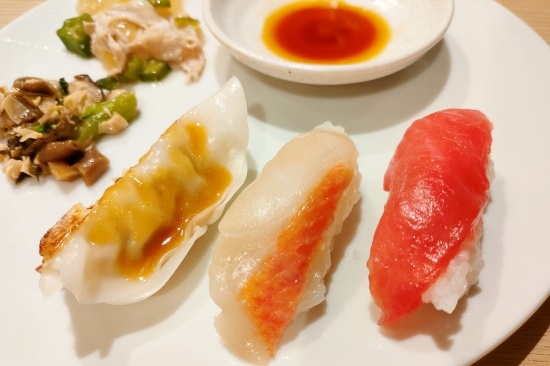 harvest_kinugawa_dinner_sushi_gyoza