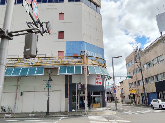 marukan_building